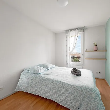 דירה T3 - 2 Places De Parking - Balcon - Climatisation *