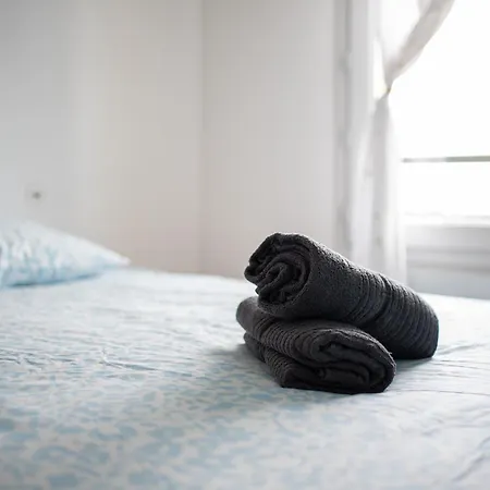 T3 - 2 Places De Parking - Balcon - Climatisation *