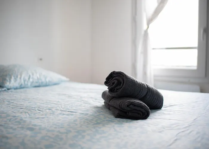 T3 - 2 Places De Parking - Balcon - Climatisation *